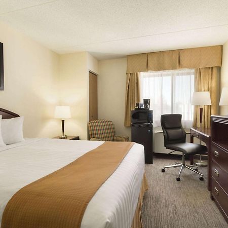 Travelodge By Wyndham Edmonton South Buitenkant foto