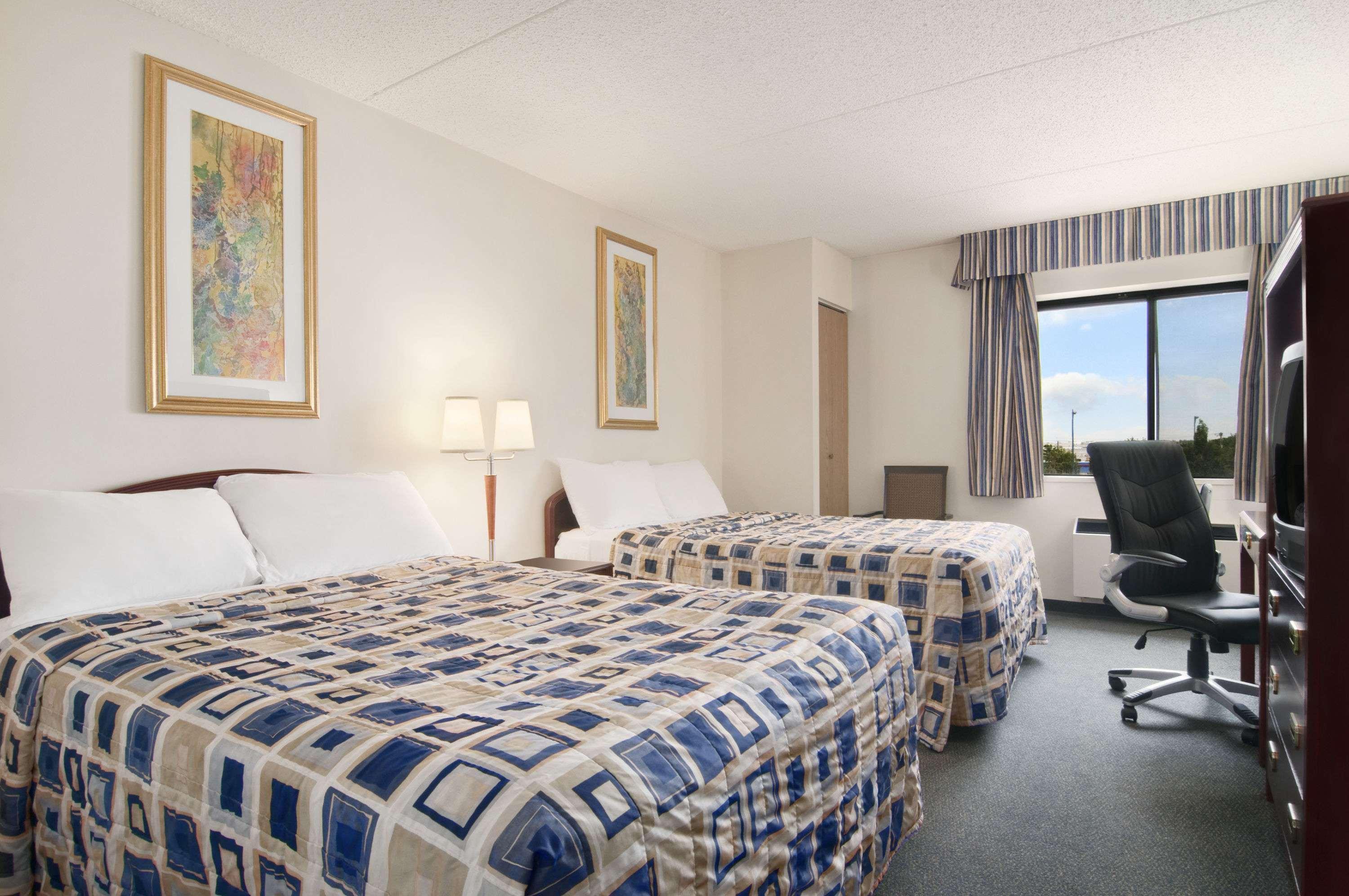 Travelodge By Wyndham Edmonton South Buitenkant foto
