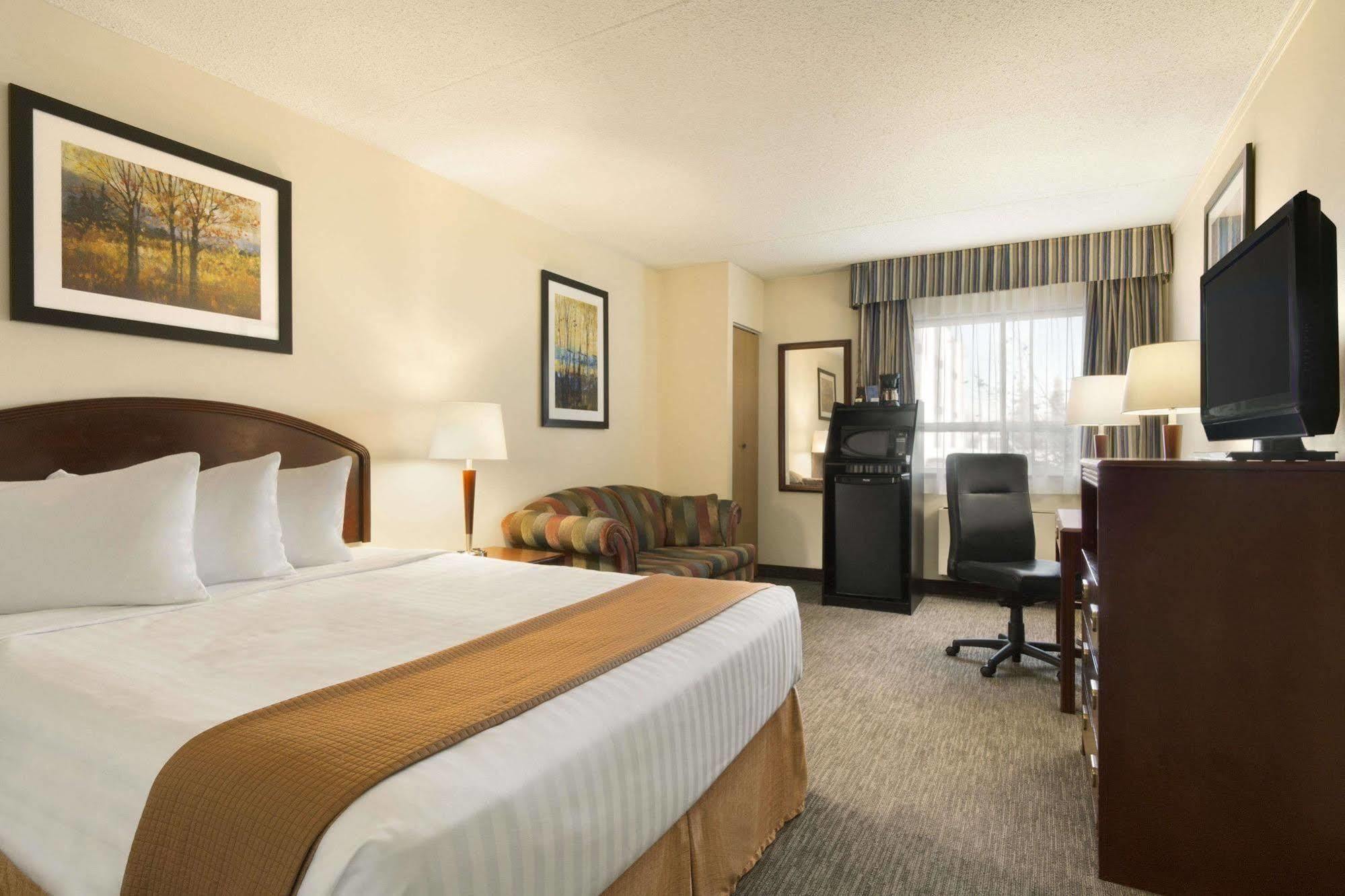 Travelodge By Wyndham Edmonton South Buitenkant foto
